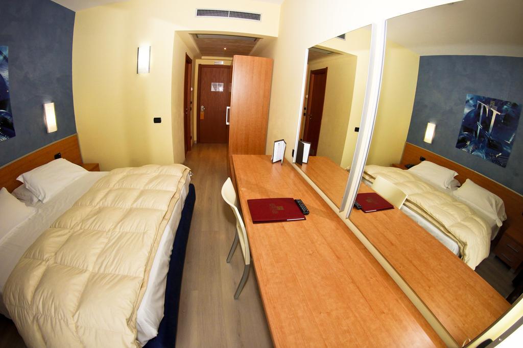 Best Western Hotel Class Lamezia Lamezia Terme Oda fotoğraf