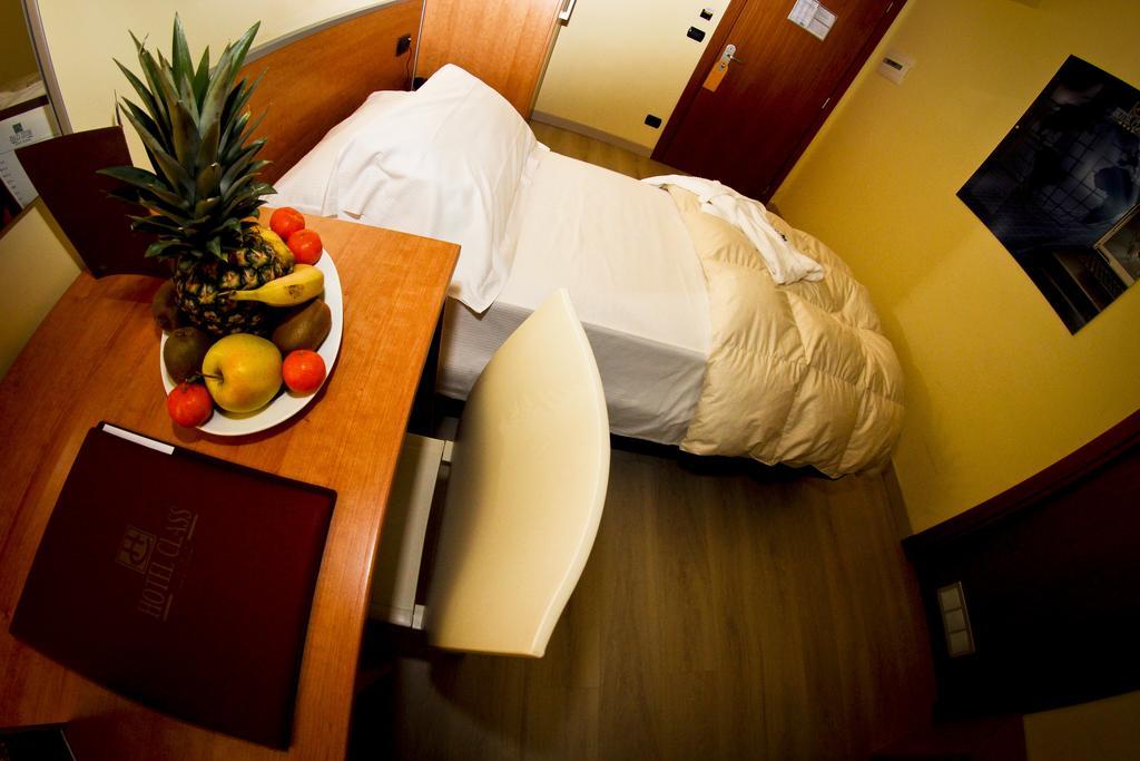 Best Western Hotel Class Lamezia Lamezia Terme Oda fotoğraf